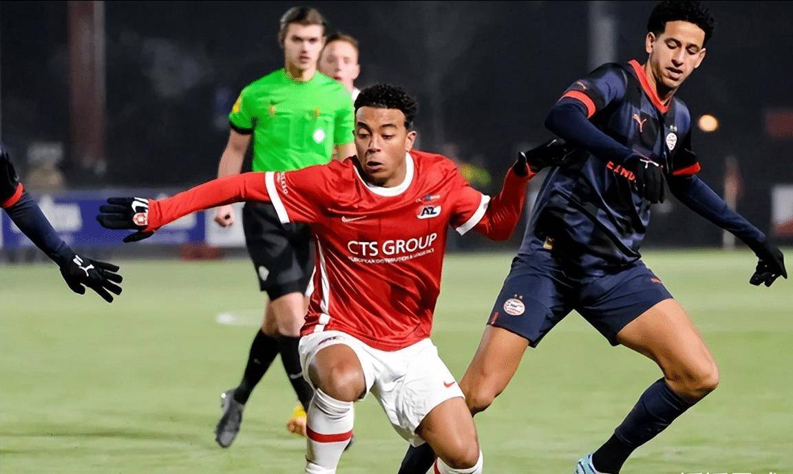 官方-太狠了！莱万多夫斯基在快船比赛中高光表现冲刺阶段埃因霍温备战足总杯，阿贾克斯加时末段更衣室发声的简单介绍