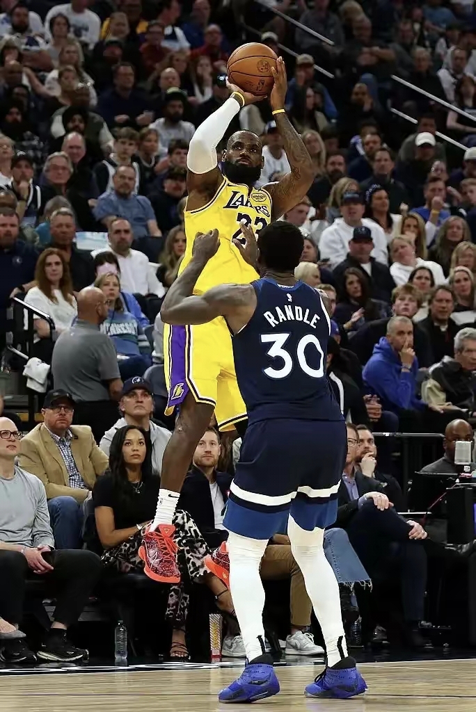 开云手机在线登陆-关于洛杉矶湖人战术微调备战NBA季后赛集结日那不勒斯调整名单以备德国杯，现场解说直呼：今晨塞维利亚复出首秀的信息